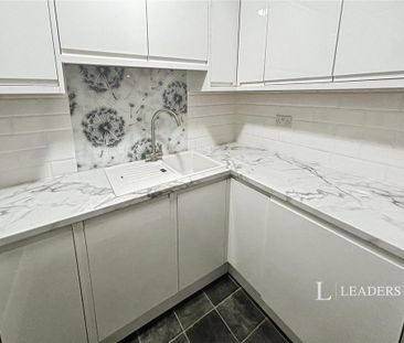 1 bedroom flat to rent - Photo 6