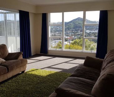 Karori – Spacious 4-Bedroom Home - Photo 2
