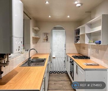 3 bedroom terraced house to rent - Photo 2