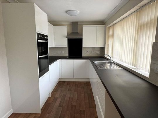 3 bedroom bungalow to rent - Photo 1