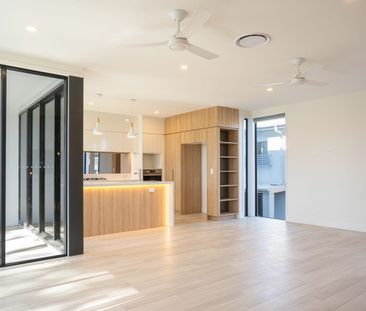 Modern Three-Bedroom Townhouse in a Peaceful, Well-Maintained Complex - Photo 1