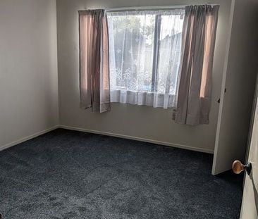 Ready to Move in - Pets Allowed - Photo 4