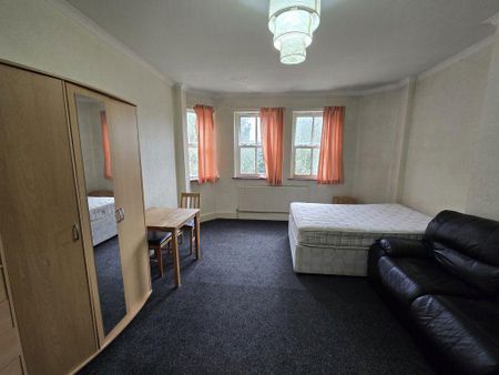 1 bedroom flat to rent - Photo 2