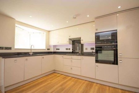 Ardleigh Lodge, Shenfield, Brentwood, CM15 - Photo 5