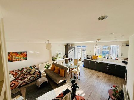 Room in a Shared House, Billet Road, E17 - Photo 2