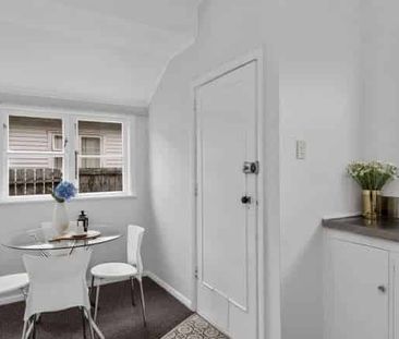 Sunny beautiful house close to all amenities - Photo 4