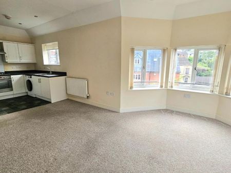 Legion Close, Dursley, Gloucestershire, GL11 4LT - Photo 4