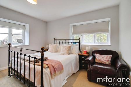 Manor Farm, Purton Stoke, Swindon, Swindon, SN5 - Photo 4