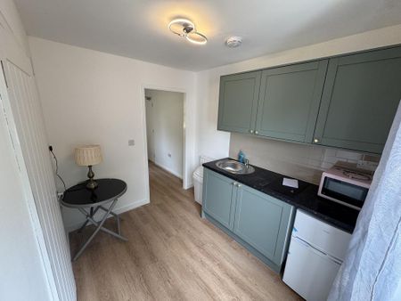 Studio to rent - Photo 5