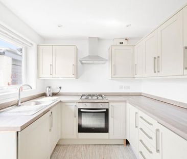 2 bedroom detached bungalow to rent - Photo 1