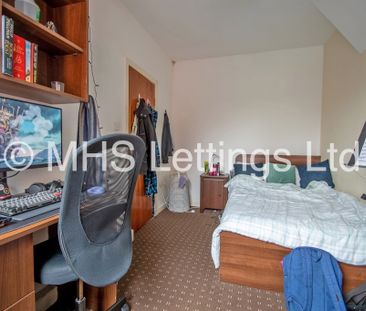 4 Bedroom Mid Terraced House for rent in Pearson Avenue - Photo 3