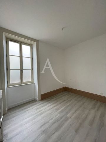 Location Appartement 3 pièces 69m² FONTENAY LE COMTE 85200 - Photo 3