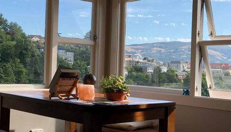 Sunny apartment with City views - Photo 2