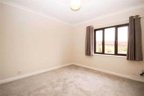 Cotts Wood Drive, Guildford - Photo 1