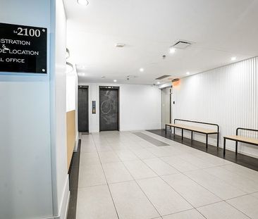 2100 Boulevard de Maisonneuve West, Montréal, QC - Photo 5