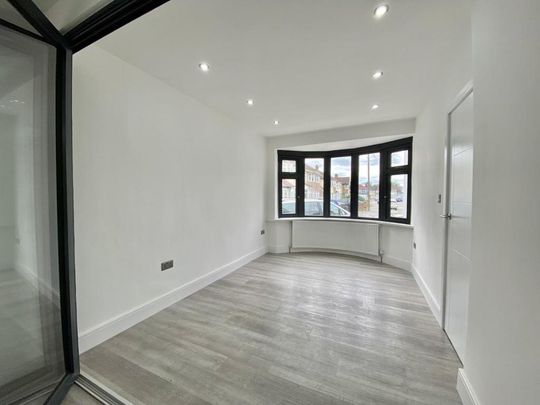 3 bedroom terraced house to rent - Photo 1