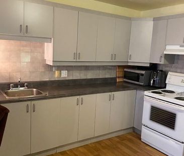 ST-ÉMILE, BEAU 4 1/2, 2E ÉTAGE, 01 DÉCEMBRE - Photo 3