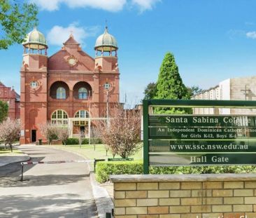 Dual level top floor apartment - East aspect - Photo 1