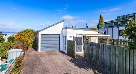 3-Bedroom 2-Bathroom Family Home in Nukuhau - Photo 4