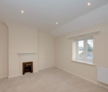 2 bedroom end of terrace house to rent - Photo 1