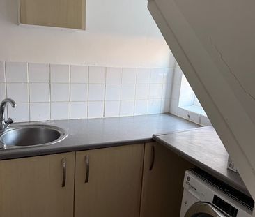 1 Bed Terraced House, Russell Street, LU1 - Photo 5