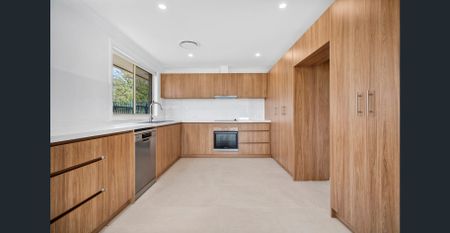 Stunning Fully Renovated Family Home in Oxley Park - Photo 5