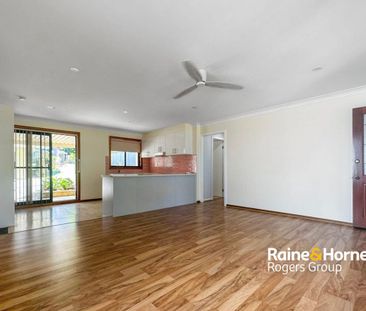 Charming 3-Bedroom Home with Cottage Feel - Photo 1