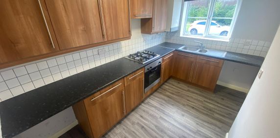 3 bed terraced house to rent in Grange Farm Road, Grangetown, Middlesbrough, TS6 - Photo 2