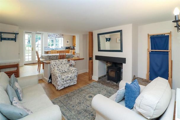 3 bedroom terraced house to rent - Photo 1