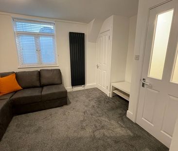 5 Bed Terraced House, Park Crescent Road, BN2 - Photo 4