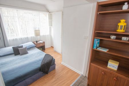 MELBOURNE COASTLINE SIX BEDROOMS APARTMENT. - Photo 3