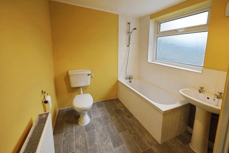 2 bedroom terraced house to rent - Photo 5
