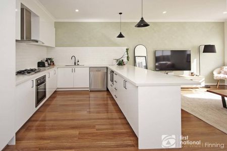 Beautifully Maintained & Ideally Located - Photo 5