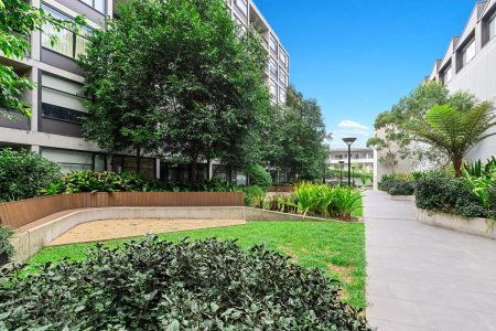 Split-level contemporary extravagance - Photo 4