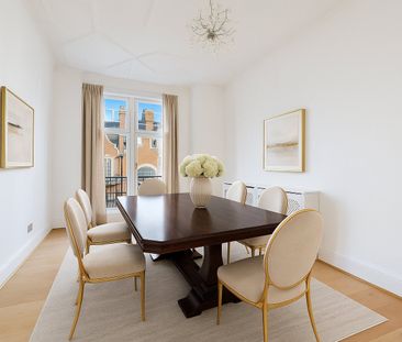 A Stunning Three Bedroom Apartment in Popular Portered Mansion Block - Photo 2