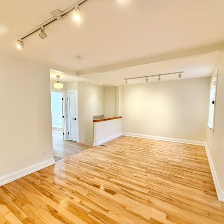 For Lease - 1164 Queen Street Unit# Upper, Toronto, Ontario - Photo 2