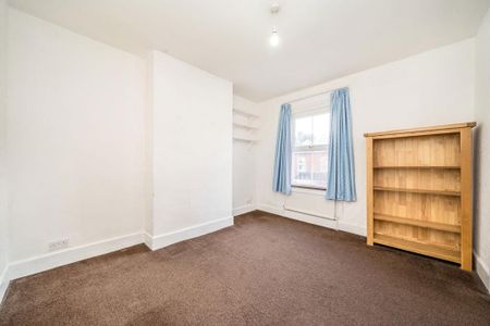 3 bedroom terraced house to rent - Photo 3