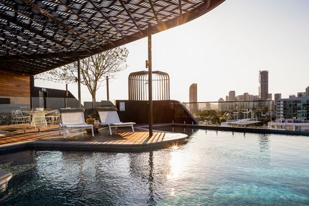 Valencia Residences - Photo 4