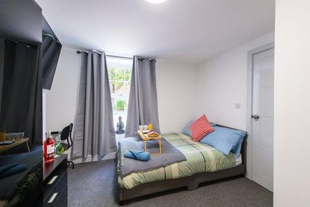 6 bedroom terraced house to rent - Photo 3