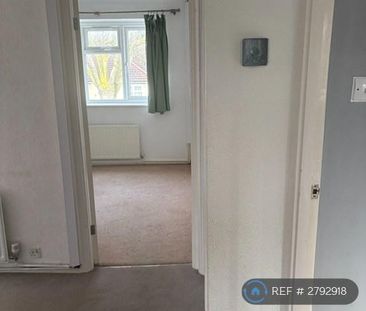 2 bedroom maisonette to rent - Photo 3
