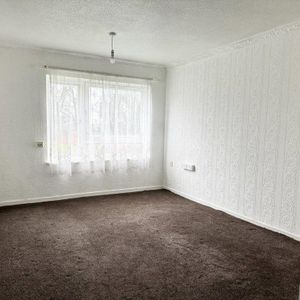 Sycamore Close, London - Photo 2