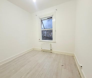 Four bedroom house ideal for working families - Photo 4