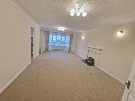 2 bedroom ground floor flat to rent - Photo 2