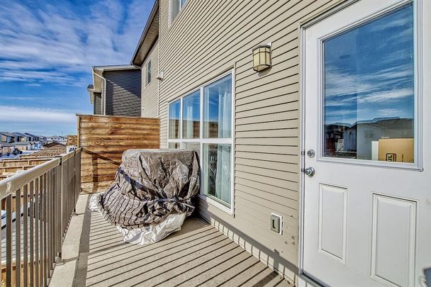 561 Savanna Boulevard Northeast, Calgary - Photo 1