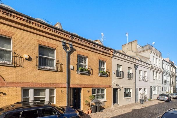 5 bedroom mews to rent - Photo 1