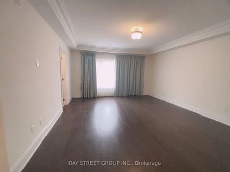 Detached Home For Lease | N9245919 - Photo 5