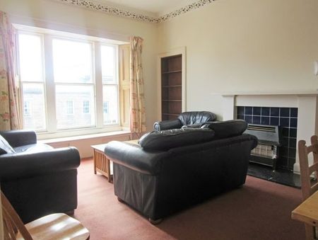 4 bedroom apartment to rent - Photo 2