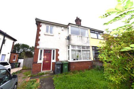 4 bedroom House in Newport View, Leeds - Photo 3