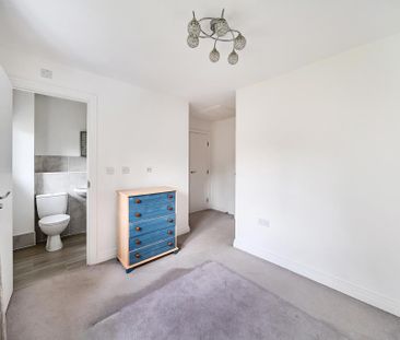 2 bedroom semi-detached house to rent - Photo 6