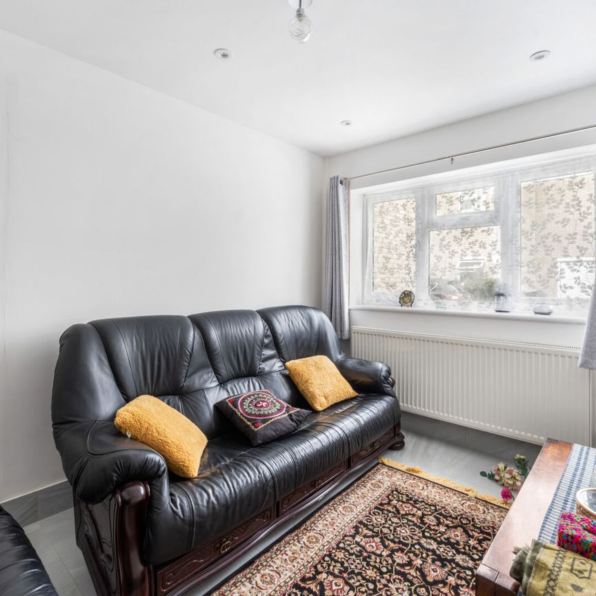 Portland Road, Mitcham, CR4 - Photo 1